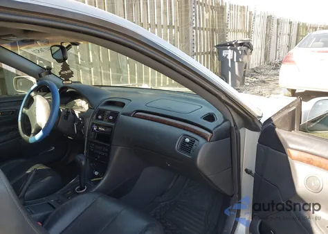 2001 Toyota Camry Solara Sle V6 z USA, uszkodzony, nr VIN 2T1CF28P91C426155